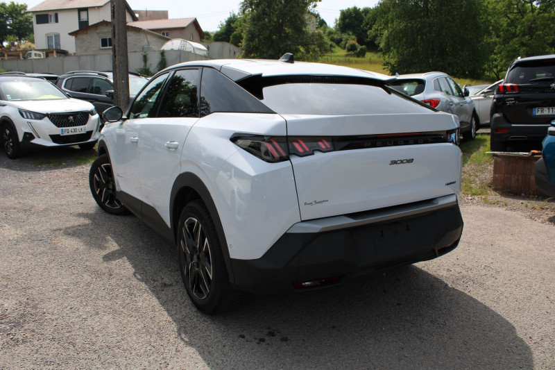 Photo 3 de l'offre de PEUGEOT 3008 PHASE 5 HYBRID 145 CV ALLURE EAT8 BOITE AUTO CAMÃRA 360 GPS 3D USB CUIR FULL LEDS  JA 19 à 31500€ chez Bougel transactions