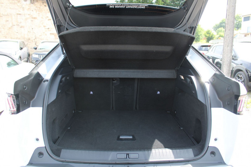 Photo 6 de l'offre de PEUGEOT 3008 PHASE 5 HYBRID 145 CV ALLURE EAT8 BOITE AUTO CAMÃRA 360 GPS 3D USB CUIR FULL LEDS  JA 19 à 31500€ chez Bougel transactions