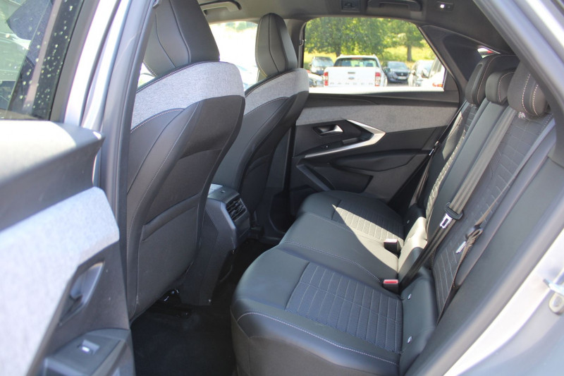Photo 9 de l'offre de PEUGEOT 3008 PHASE 5 HYBRID 145 CV ALLURE EAT8 BOITE AUTO CAMÃRA 360 GPS 3D USB CUIR FULL LEDS  JA 19 à 31500€ chez Bougel transactions