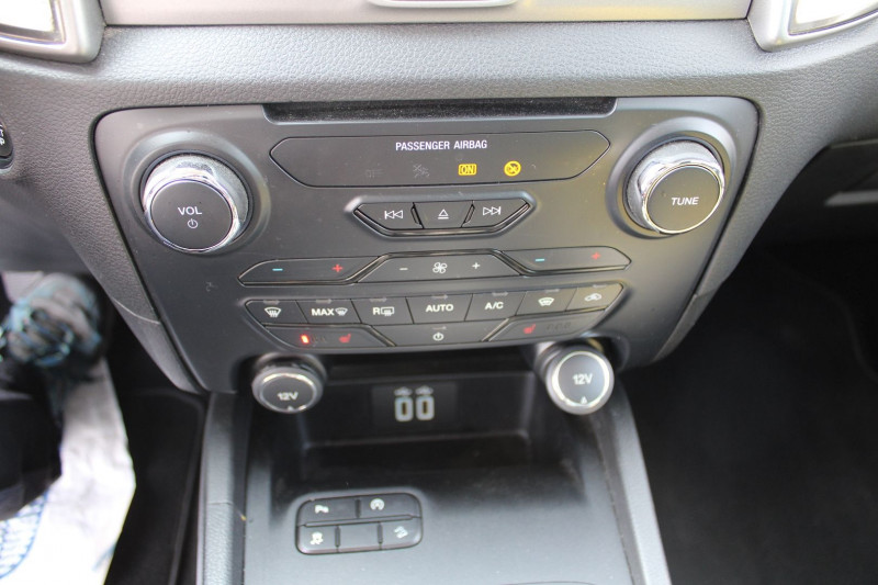 Photo 16 de l'offre de FORD RANGER PICK-UP LIMITED 2L BITURBO 213 CV 4X4 BOITE AUTO CAMÃRA GPS CUIR ABS  ATTELAGE à 29990€ chez Bougel transactions