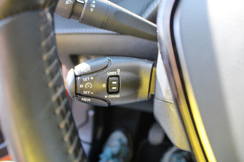 Photo 10 de l'offre de PEUGEOT 2008 III ACTIVE 100 CV ESSENCE GPS REGULATEUR LIMITEUR CAMERA........ à 13990€ chez Bougel transactions
