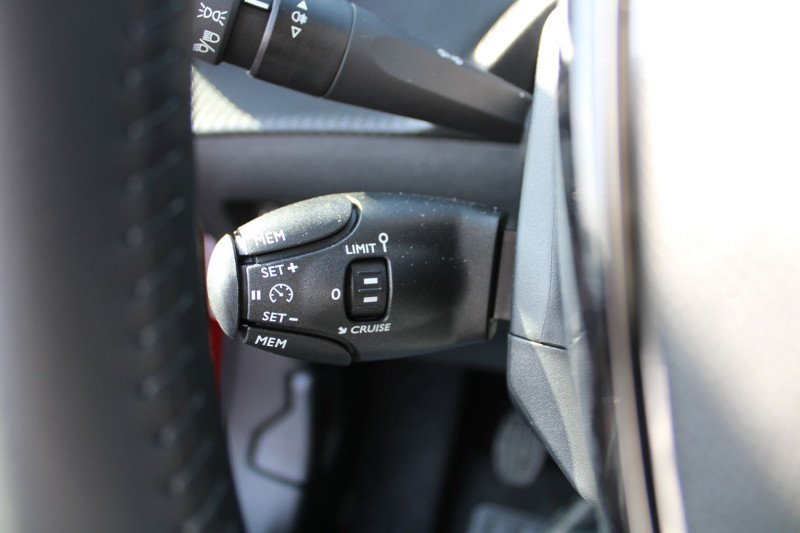 Photo 12 de l'offre de PEUGEOT 2008 PHASE 4 ALLURE 100 CV ESSENCE BOITE 6V CUIR CAMÃRA 180 GRAND GPS 3D MÃDIA USB FULL LEDS à 21900€ chez Bougel transactions