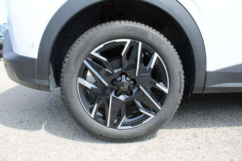Photo 7 de l'offre de PEUGEOT 3008 PHASE 5 HYBRID 145 CV ALLURE EAT8 BOITE AUTO CAMÃRA 360 GPS 3D USB CUIR FULL LEDS  JA 19 à 31500€ chez Bougel transactions