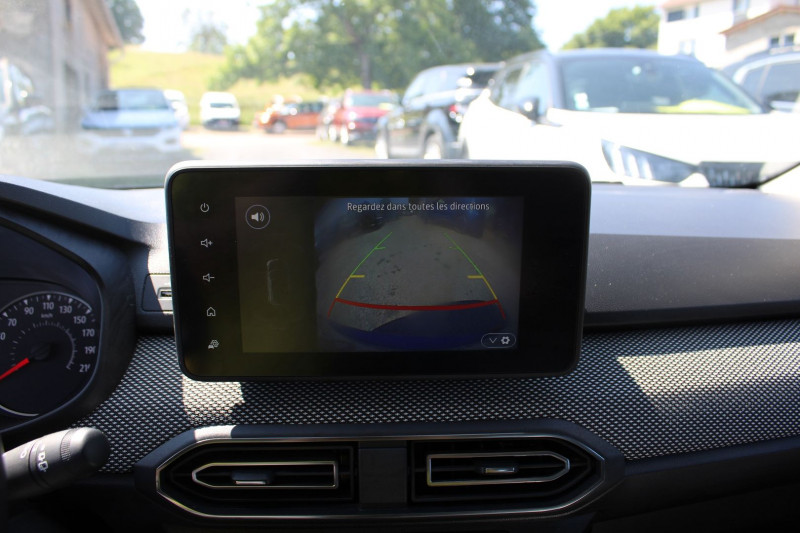 Photo 12 de l'offre de DACIA SANDERO 4 TCE 100 CV ECO-GPL CONFORT GPS CARPLAY CAMÃRA USB FULL LED RÃGULATEUR BLUETOOTH à 11500€ chez Bougel transactions