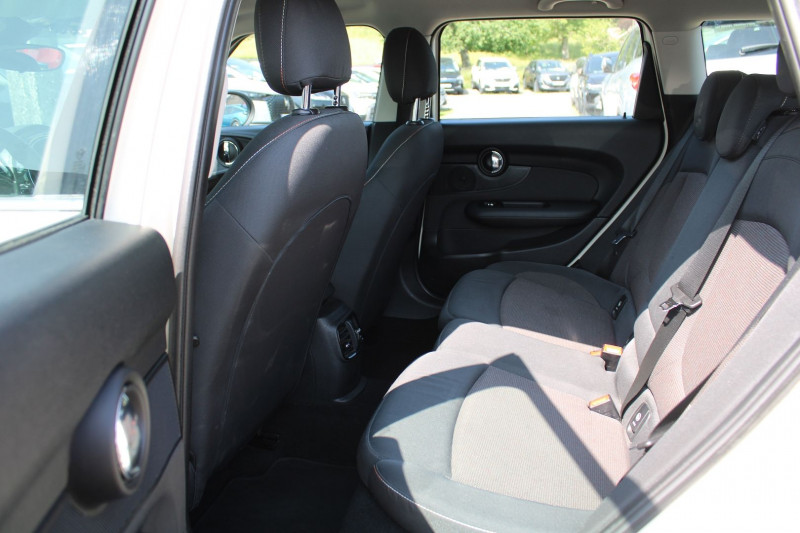 Photo 8 de l'offre de MINI CLUBMAN ONE CLIM GPS 3D DIESEL 115 CV AUDIO MP3 USB RE JA 16 RADAR BLUETOOTH RÃGULATEUR à 13500€ chez Bougel transactions