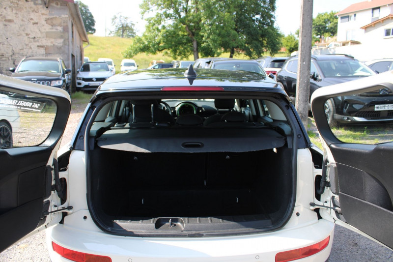 Photo 6 de l'offre de MINI CLUBMAN ONE CLIM GPS 3D DIESEL 115 CV AUDIO MP3 USB RE JA 16 RADAR BLUETOOTH RÃGULATEUR à 13500€ chez Bougel transactions