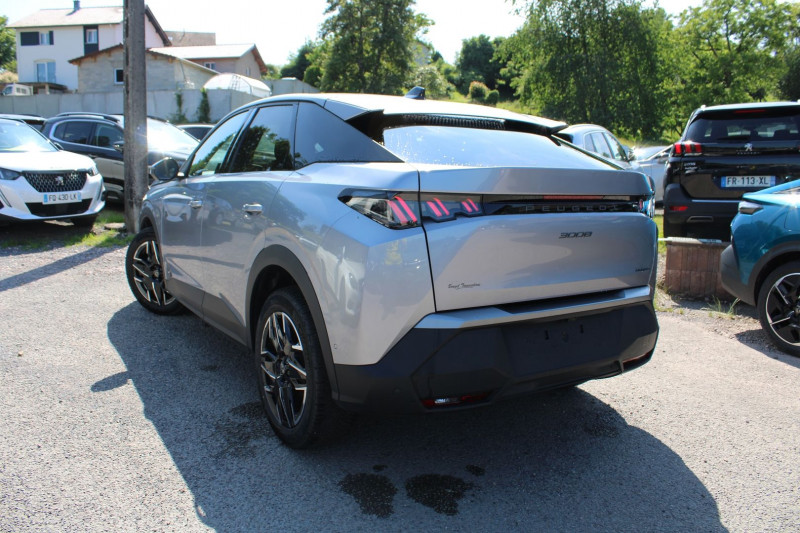 Photo 3 de l'offre de PEUGEOT 3008 PHASE 5 HYBRID 145 CV ALLURE EAT8 BOITE AUTO CAMÃRA 360 GPS 3D USB CUIR FULL LEDS  JA 19 à 31500€ chez Bougel transactions