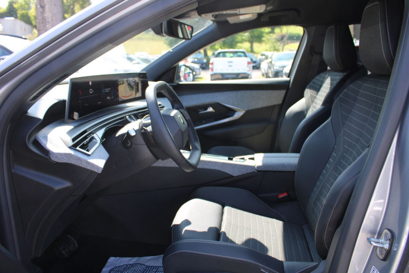 Photo 8 de l'offre de PEUGEOT 3008 PHASE 5 HYBRID 145 CV ALLURE EAT8 BOITE AUTO CAMÃRA 360 GPS 3D USB CUIR FULL LEDS  JA 19 à 31500€ chez Bougel transactions