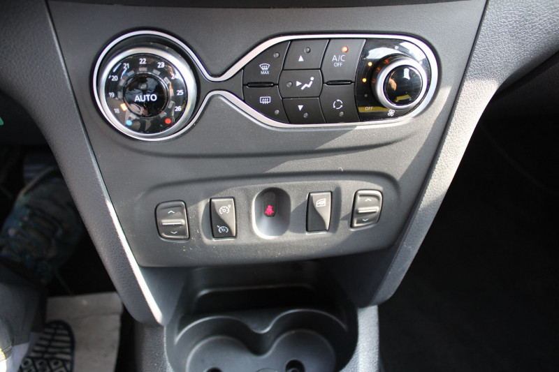 Photo 14 de l'offre de DACIA LOGAN MCV STEPWAY 1L5 BLUEDCI 95 CAMÃRA LEDS RÃGULATEUR BLUETOOTH GPS USB CLIM AUTO ABS à 12990€ chez Bougel transactions