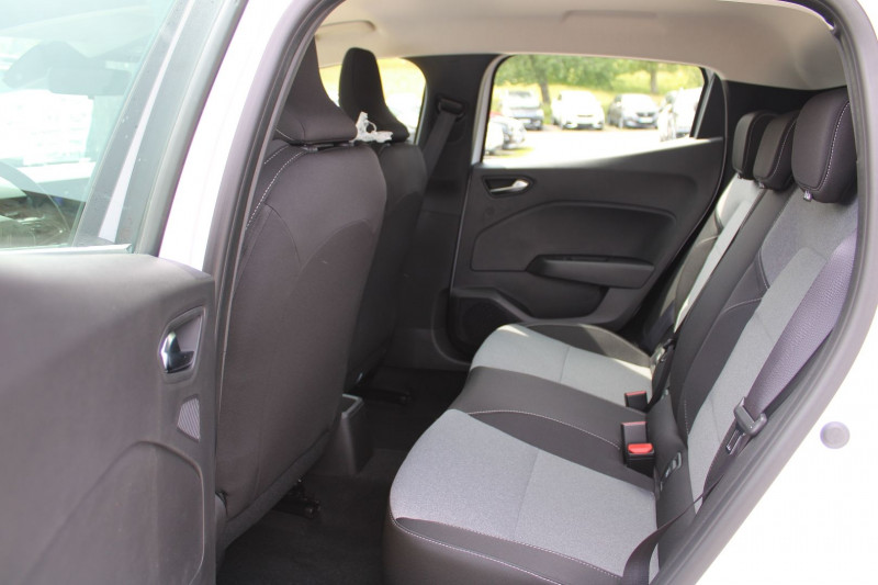 Photo 8 de l'offre de RENAULT CLIO VI EVOLUTION DIESEL BLUEDCI 100 CV BOITE 6V CAMÃRA USB GPS LINK MÃDIA FULL LEDS ABS à 20700€ chez Bougel transactions