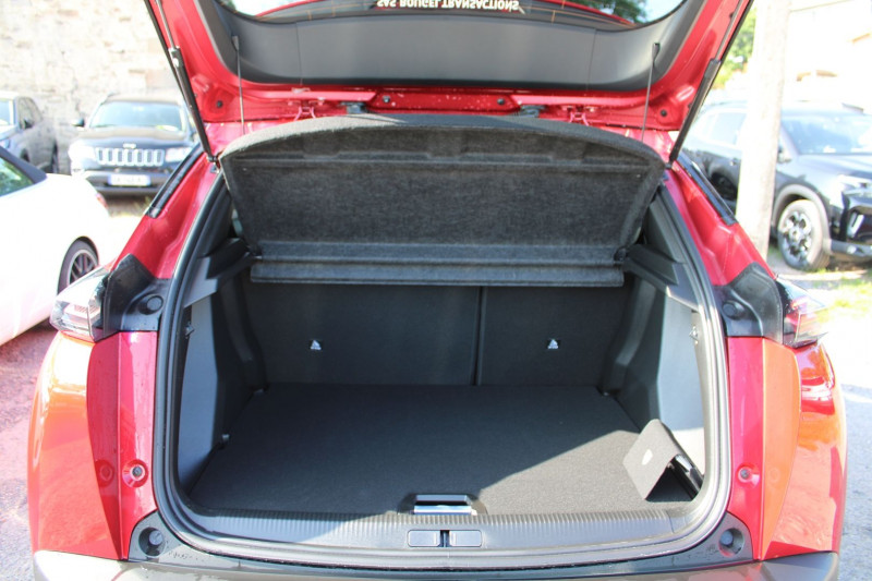 Photo 6 de l'offre de PEUGEOT 2008 PHASE 4 ALLURE 100 CV ESSENCE BOITE 6V CUIR CAMÃRA 180 GRAND GPS 3D MÃDIA USB FULL LEDS à 21900€ chez Bougel transactions