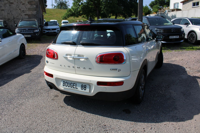 Photo 2 de l'offre de MINI CLUBMAN ONE CLIM GPS 3D DIESEL 115 CV AUDIO MP3 USB RE JA 16 RADAR BLUETOOTH RÃGULATEUR à 13500€ chez Bougel transactions