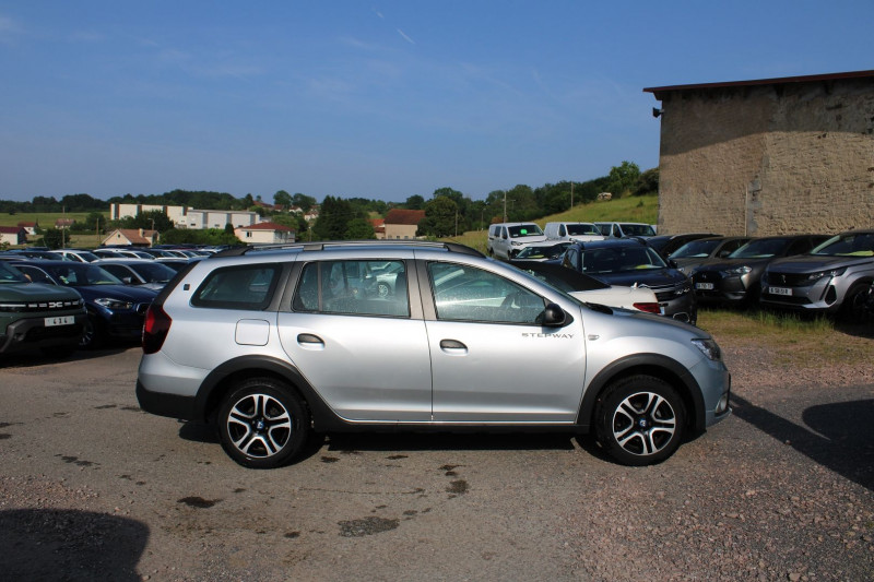 Photo 5 de l'offre de DACIA LOGAN MCV STEPWAY 1L5 BLUEDCI 95 CAMÃRA LEDS RÃGULATEUR BLUETOOTH GPS USB CLIM AUTO ABS à 12990€ chez Bougel transactions