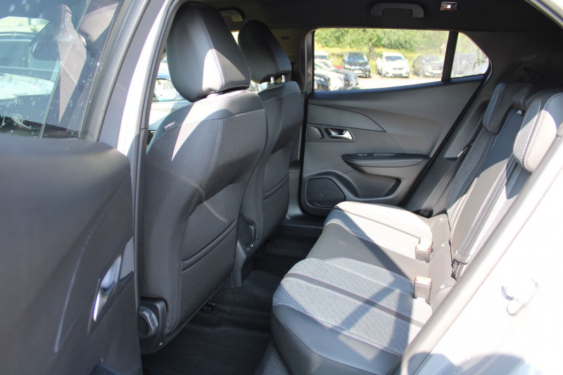 Photo 9 de l'offre de PEUGEOT 2008 PHASE 4 ALLURE 100 CV ESSENCE BOITE 6V CUIR CAMÃRA 180 GRAND GPS 3D MÃDIA USB FULL LEDS à 21900€ chez Bougel transactions