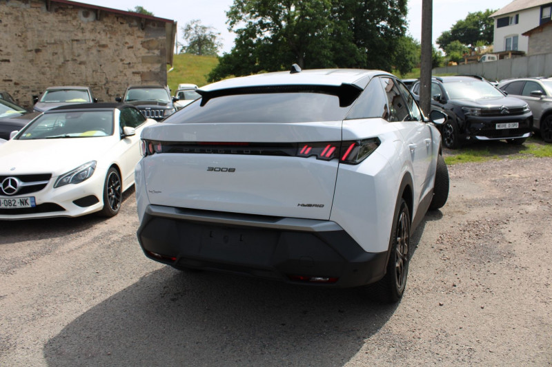 Photo 2 de l'offre de PEUGEOT 3008 PHASE 5 HYBRID 145 CV ALLURE EAT8 BOITE AUTO CAMÃRA 360 GPS 3D USB CUIR FULL LEDS  JA 19 à 31500€ chez Bougel transactions