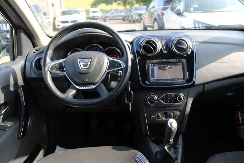 Photo 11 de l'offre de DACIA LOGAN MCV STEPWAY 1L5 BLUEDCI 95 CAMÃRA LEDS RÃGULATEUR BLUETOOTH GPS USB CLIM AUTO ABS à 12990€ chez Bougel transactions