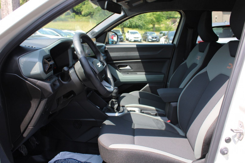 Photo 9 de l'offre de DACIA DUSTER VI EXTREME TCE 130 CV "4X4" GPS 3D I-COKPIT CAMÃRA 360Â° JA 18 FULL LED RÃGULATEUR à 28990€ chez Bougel transactions