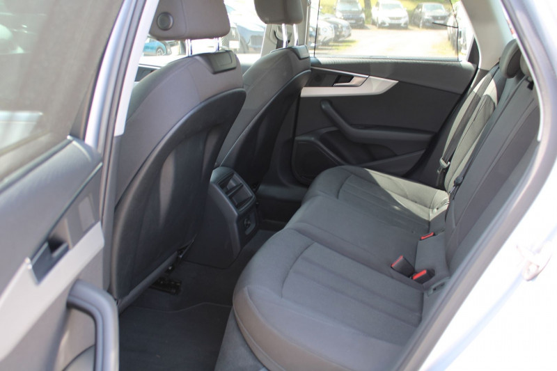Photo 10 de l'offre de AUDI A4 AVANT 35 TDI 150CH BUSINESS LINE S TRONIC 7 EURO6D-T à 23990€ chez Bougel transactions