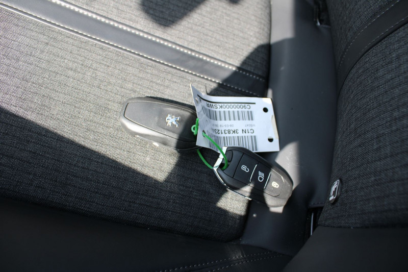 Photo 18 de l'offre de PEUGEOT 508 III BLUE HDI 130 CV ALLURE GPS 3D CAMÃRA USB JA 18 FULL LED I-COKPIT BOITE AUTO EAT8 à 14500€ chez Bougel transactions