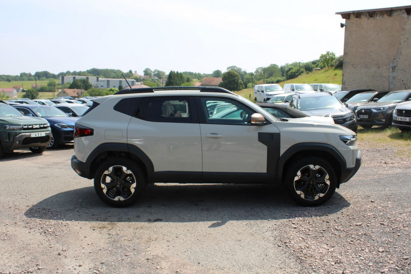 Photo 5 de l'offre de DACIA DUSTER VI EXTREME TCE 130 CV "4X4" GPS 3D I-COKPIT CAMÃRA 360Â° JA 18 FULL LED RÃGULATEUR à 28990€ chez Bougel transactions