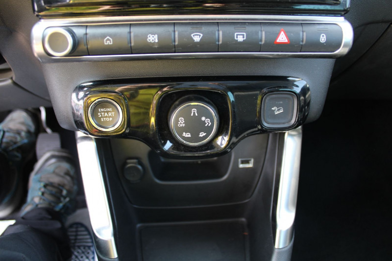 Photo 15 de l'offre de CITROEN C3 AIRCROSS II SHINE PACK 110 CV ESSENCE GPS 3D CAMÃRA JA 17 TOIT PANO USB FULL LED RÃGULATEUR à 17990€ chez Bougel transactions