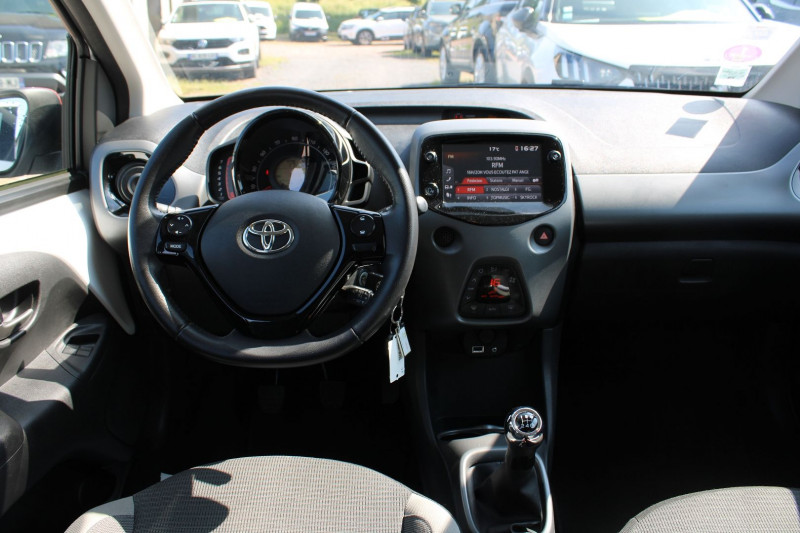 Photo 9 de l'offre de TOYOTA AYGO 1.0 VVT-I 72CH X-LOOK 5P MY21 à 11990€ chez Bougel transactions