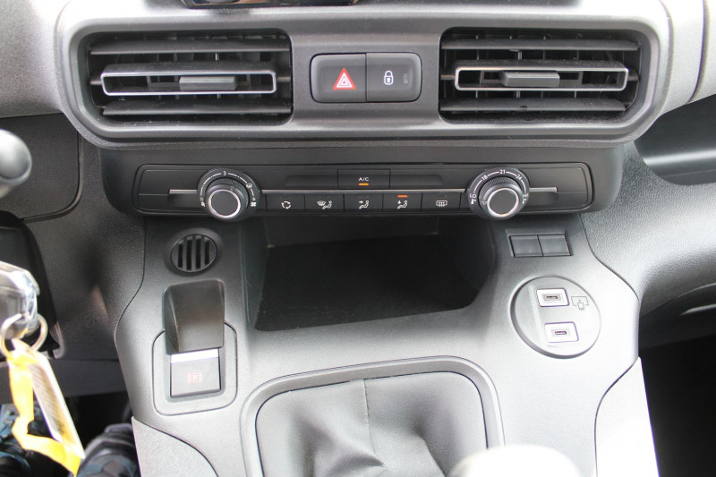 Photo 15 de l'offre de PEUGEOT RIFTER 1L5 BLUEHDI 100 CV ALLURE CLIM JANTES ALU GPS LINK USB BLUETOOTH RÃGULATEUR à 23900€ chez Bougel transactions