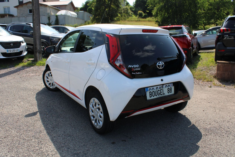 Photo 3 de l'offre de TOYOTA AYGO 1.0 VVT-I 72CH X-LOOK 5P MY21 à 11990€ chez Bougel transactions