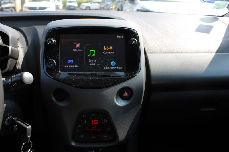 Photo 10 de l'offre de TOYOTA AYGO 1.0 VVT-I 72CH X-LOOK 5P MY21 à 11990€ chez Bougel transactions