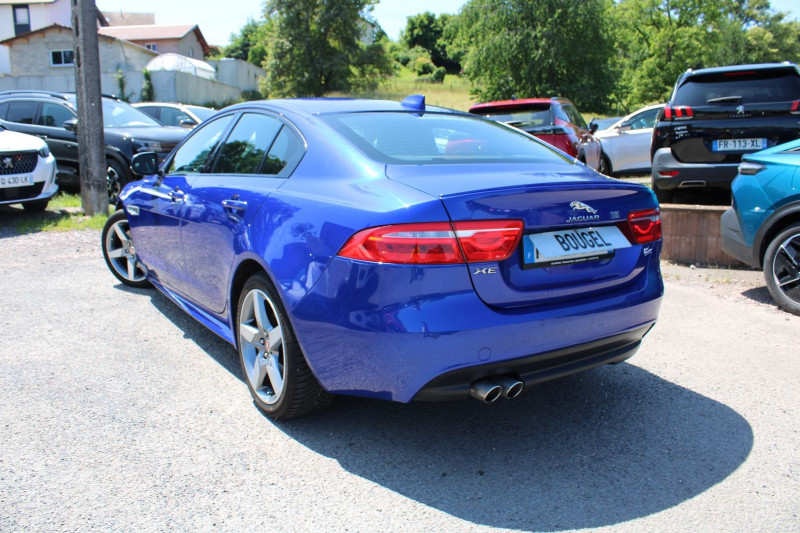 Photo 3 de l'offre de JAGUAR XE 2LD 180 CV R-SPORT BOITE AUTO 8 VITESSES GPS COULEUR MÃDIA USB CUIR TURBO DIESEL à 16990€ chez Bougel transactions
