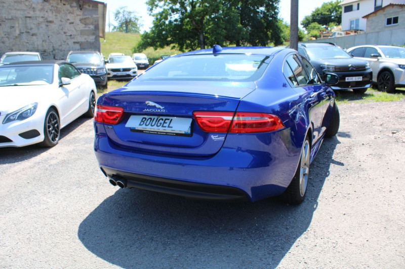Photo 2 de l'offre de JAGUAR XE 2LD 180 CV R-SPORT BOITE AUTO 8 VITESSES GPS COULEUR MÃDIA USB CUIR TURBO DIESEL à 16990€ chez Bougel transactions