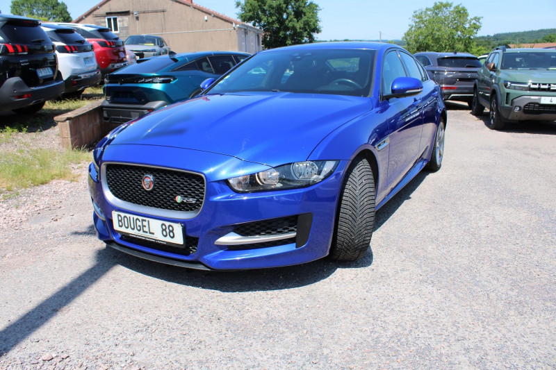 Photo 4 de l'offre de JAGUAR XE 2LD 180 CV R-SPORT BOITE AUTO 8 VITESSES GPS COULEUR MÃDIA USB CUIR TURBO DIESEL à 16990€ chez Bougel transactions