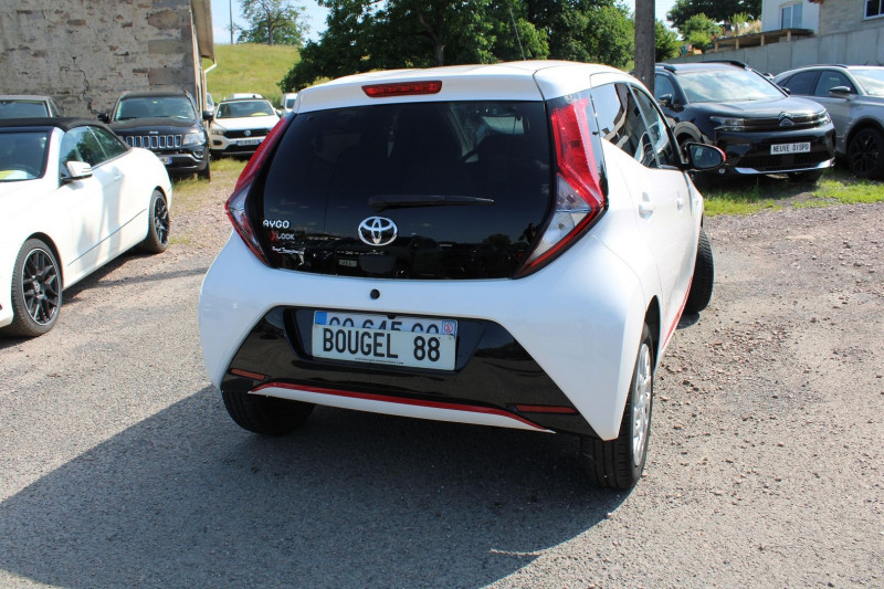 Photo 2 de l'offre de TOYOTA AYGO 1.0 VVT-I 72CH X-LOOK 5P MY21 à 11990€ chez Bougel transactions