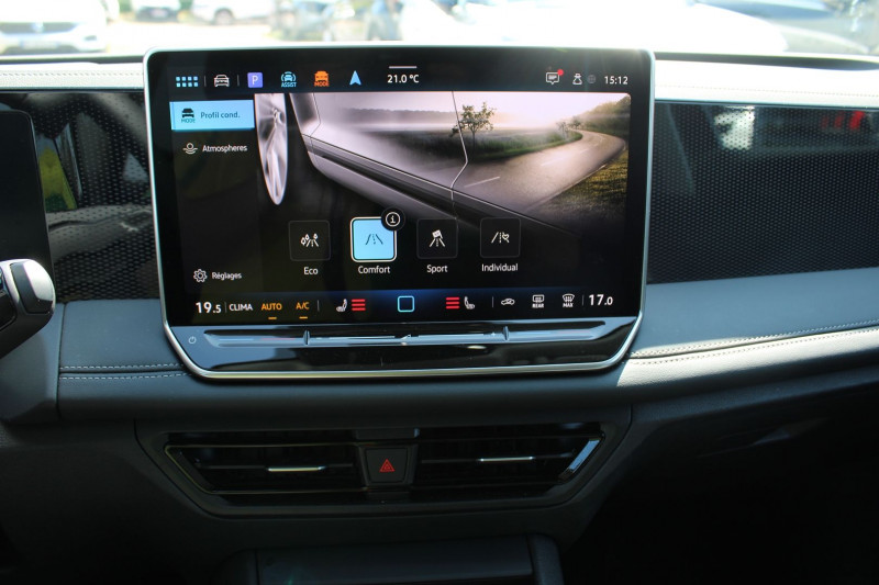 Photo 15 de l'offre de VOLKSWAGEN TIGUAN 5 LIFE + 2L TDI 150 CV GPS 3D CAMÃRA USB JA 18 ATTELAGE I-COKPIT BOITE AUTO DSG-7 à 37990€ chez Bougel transactions