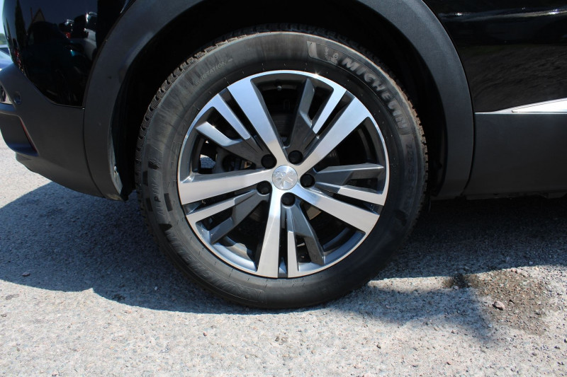 Photo 8 de l'offre de PEUGEOT 3008 PHASE 4 HYBRID 225 CV ALLURE BOITE AUTO EAT8 CAMÃRA GRAND GPS USB RÃGULATEUR  FULL LEDS à 18900€ chez Bougel transactions