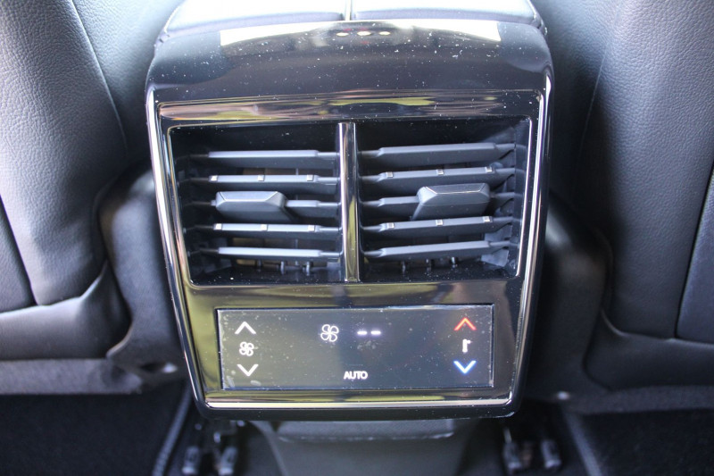 Photo 12 de l'offre de DS DS 7 CROSSBACK II PALLAS BLUE HDI 130 CV GPS 3D CAMÃRA RE JA 19 FULL LED I-COKPIT BOITE AUTO EAT-8 à 36500€ chez Bougel transactions