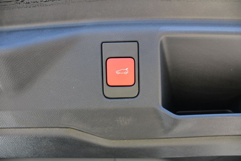Photo 8 de l'offre de PEUGEOT 5008 PHASE 5 GT 145 CV HYBRIDE "7 PLACES" GPS 3D CAMÃRA USB JA 19 I-COKPIT BOITE AUTO DCS-6 à 38990€ chez Bougel transactions