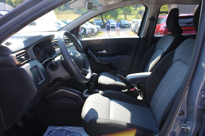 Photo 10 de l'offre de DACIA DUSTER 5 EXTREME BLUE DCI 115 CV 4X4 GPS 3D CAMÃRA FULL LED JA 17 USB PK HIVER RÃGULATEUR à 23990€ chez Bougel transactions