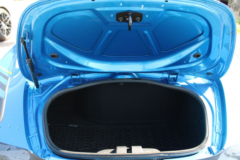 Photo 6 de l'offre de ALPINE A110 SPORT 1L8 TURBO 252 BOITE AUTO +PALETTE GPS CAMÃRA CUIR ALCANTARA FULL LEDS  USB à 56900€ chez Bougel transactions