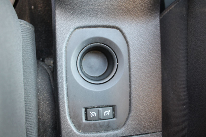 Photo 15 de l'offre de DACIA DUSTER III 1L3 TCE 130 CV PRESTIGE CAMÃRA GPS USB RÃGULATEUR BLUETOOTH ATTELAGE  BOITE 6V à 14800€ chez Bougel transactions