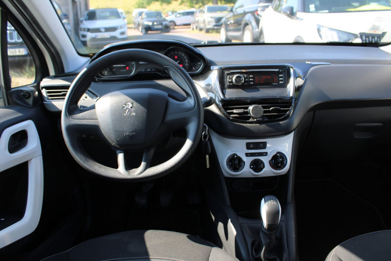Photo 9 de l'offre de PEUGEOT 208 II LIKE 70 CV ESSENCE CLIM AUDIO MP3 VT RÃGULATEUR BLUETOOTH KIT DISTRIBUTION NEUF à 7500€ chez Bougel transactions