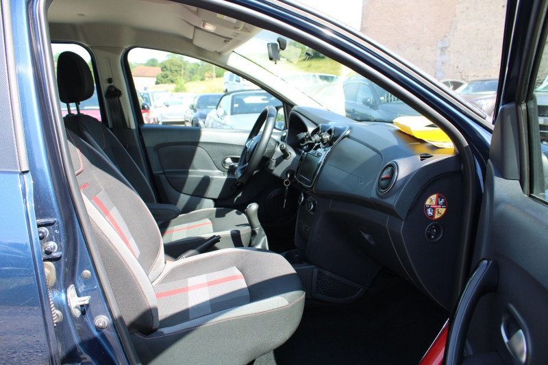 Photo 7 de l'offre de DACIA SANDERO III STEPWAY DCI 95 CAMÃRA GPS MÃDIA USB RÃGULATEUR BLUETOOTH LED ACCOUDOIR CLIM AUTO à 11990€ chez Bougel transactions