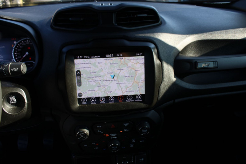 Photo 13 de l'offre de JEEP RENEGADE 80TH ANNIVERSARY JTD 130 CV GPS 3D CAMÃRA USB JA 18 ATTELAGE FULL LED RÃGULATEUR à 19990€ chez Bougel transactions