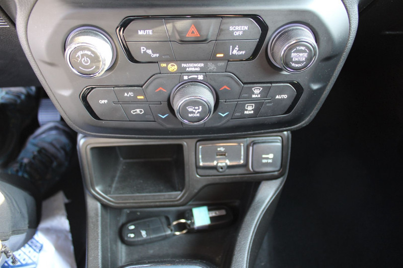 Photo 16 de l'offre de JEEP RENEGADE 80TH ANNIVERSARY JTD 130 CV GPS 3D CAMÃRA USB JA 18 ATTELAGE FULL LED RÃGULATEUR à 19990€ chez Bougel transactions