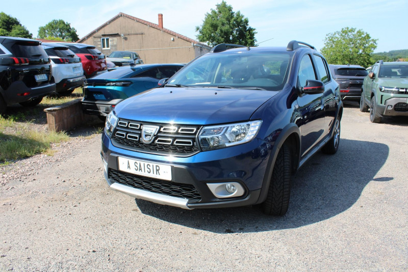 Photo 4 de l'offre de DACIA SANDERO III STEPWAY DCI 95 CAMÃRA GPS MÃDIA USB RÃGULATEUR BLUETOOTH LED ACCOUDOIR CLIM AUTO à 11990€ chez Bougel transactions