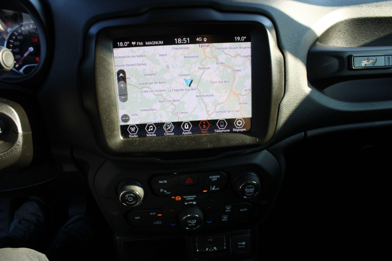 Photo 15 de l'offre de JEEP RENEGADE 80TH ANNIVERSARY JTD 130 CV GPS 3D CAMÃRA USB JA 18 ATTELAGE FULL LED RÃGULATEUR à 19990€ chez Bougel transactions