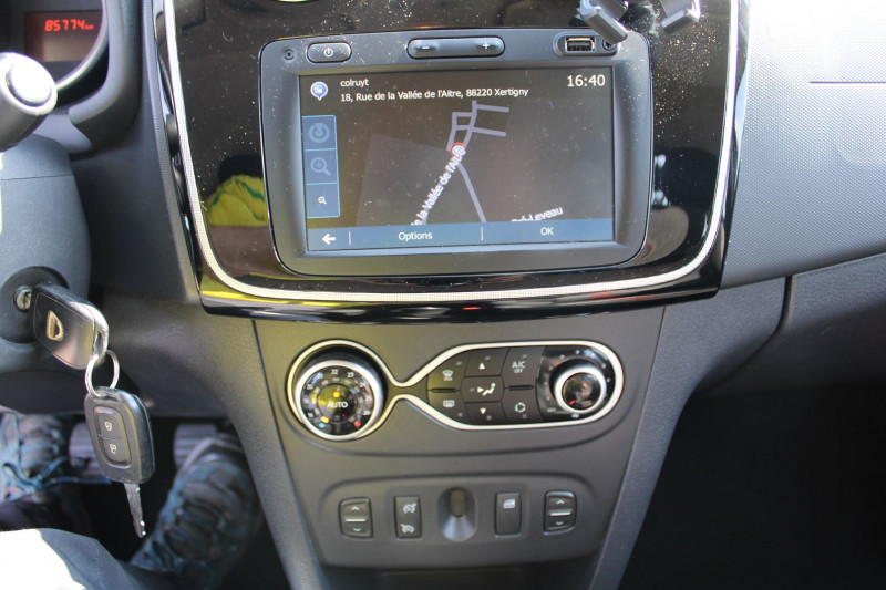 Photo 12 de l'offre de DACIA SANDERO III STEPWAY DCI 95 CAMÃRA GPS MÃDIA USB RÃGULATEUR BLUETOOTH LED ACCOUDOIR CLIM AUTO à 11990€ chez Bougel transactions