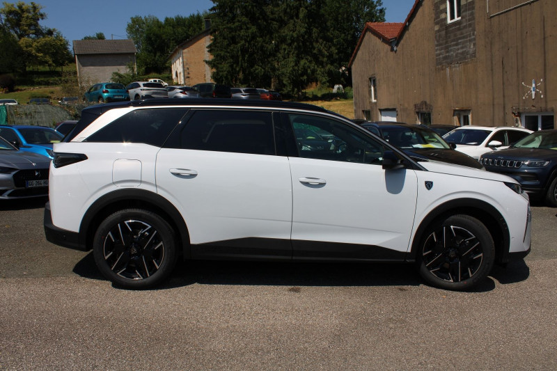 Photo 2 de l'offre de PEUGEOT 5008 PHASE 5 GT BICOLOR HYBRID 145 CV 7 PLACES EAT8 BOITE AUTO CUIR CAMÃRA 360 JANTES 19 à 37900€ chez Bougel transactions