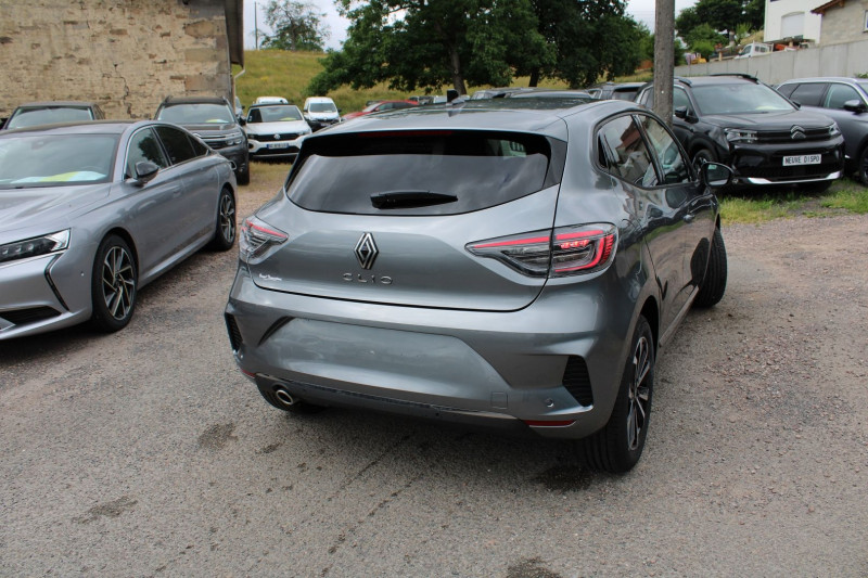 Photo 2 de l'offre de RENAULT CLIO VI TCE 90 CV TECHNO GPS 3D CAMÃRA FULL LED USB JA 16 PACK HIVER I-COKPIT RÃGULATEUR à 19990€ chez Bougel transactions