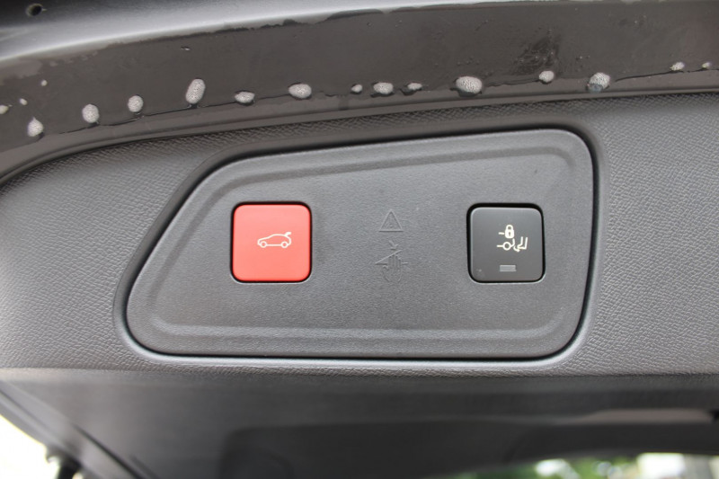 Photo 7 de l'offre de PEUGEOT 3008 PHASE 4 HYBRID 136 CV ALLURE EAT8 BOITE AUTO BICOLOR CAMÃRA 180 ABS FULL LEDS  JANTES 18 à 25900€ chez Bougel transactions